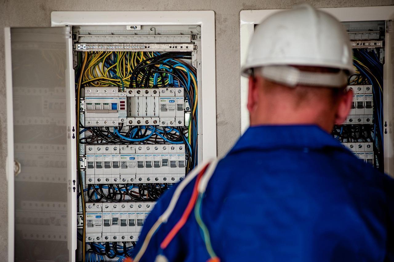 Professionele elektricien in Edam voert spoedservice uit aan elektrische installatie en meterkast